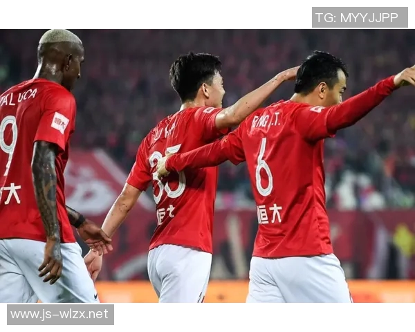 恒大与华夏幸福足协对决引发关注球迷期待精彩赛事展现球队实力